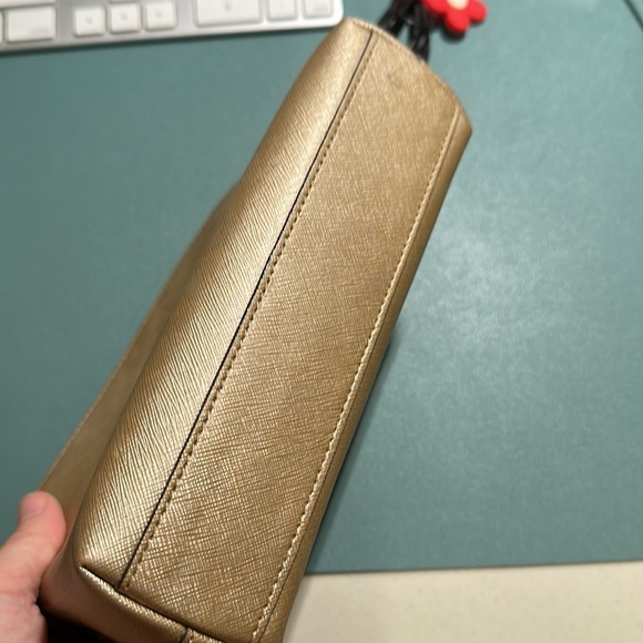 Pre owen Coach Cosmetic in case gold - Picture 3 of 4